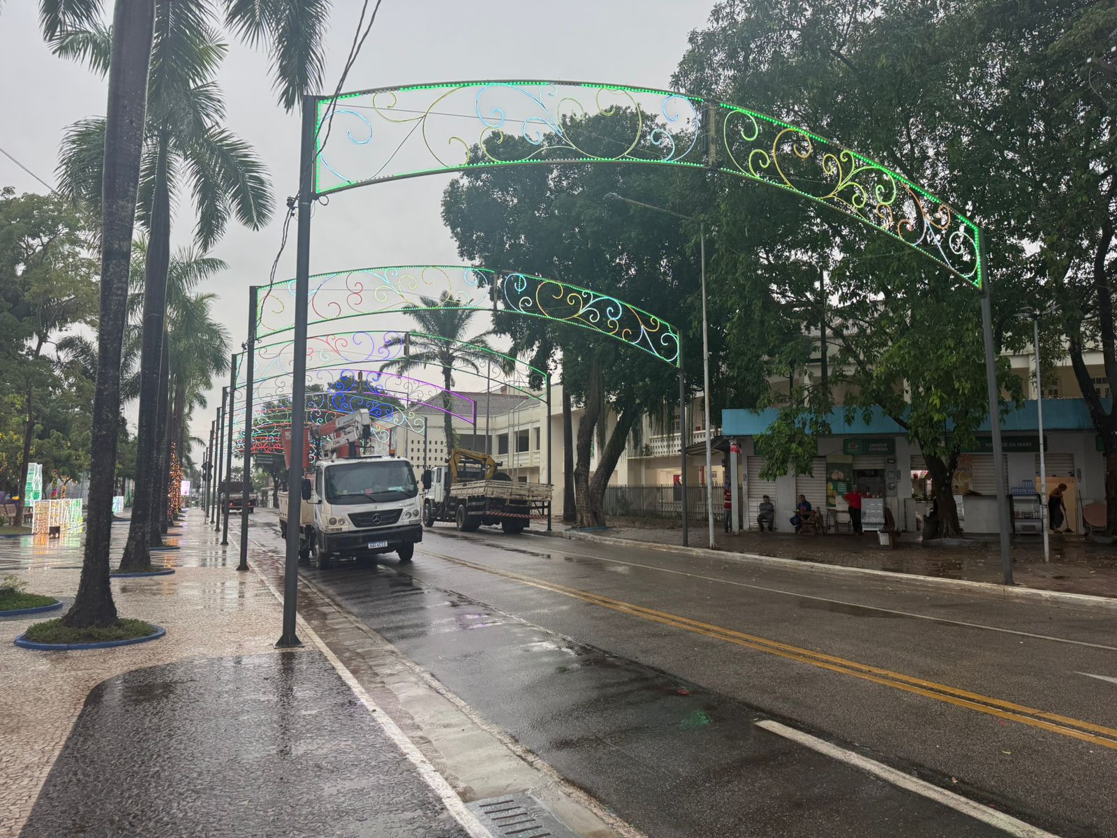 Acender das luzes de Natal no Centro de Rio Branco é adiado pela prefeitura e governo por causa da chuva